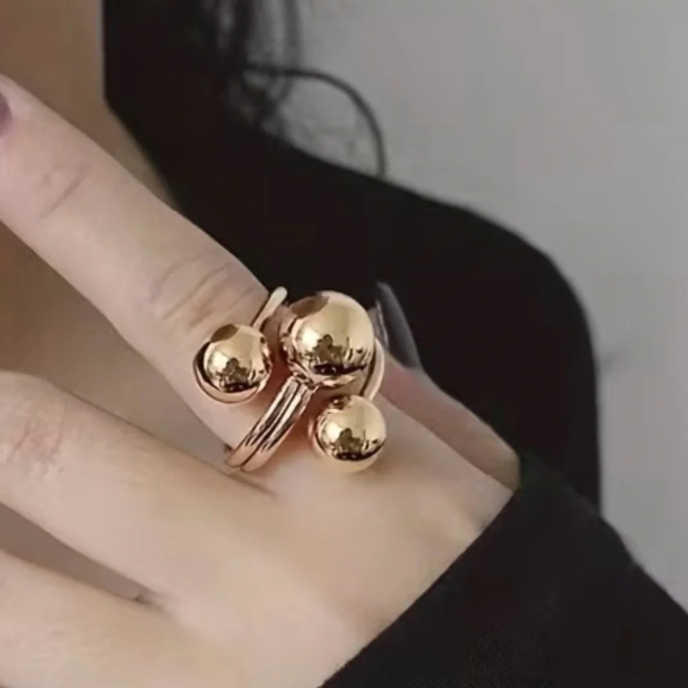 Elegant Gold asymmetrical Sphere Ring - Picture 4 of 4